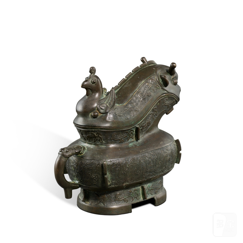 An inscribed bronze archaistic 'dragon and phoenix' wine vessel, gong, Yuan - Ming Dynasty | 元至明 青銅仿古龍鳳紋觥 - 图2